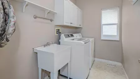 Laundry Room Photo of 37 47470 Chartwell Drive, Chilliwack, BC