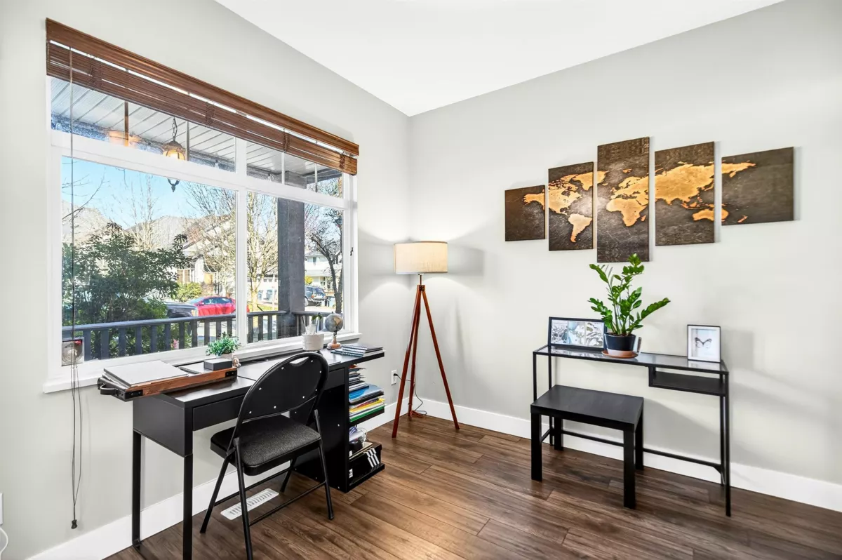 Living Room Photo of 14974 59 Avenue, Surrey, BC