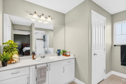 Mudroom Photo of 14974 59 Avenue, Surrey, BC