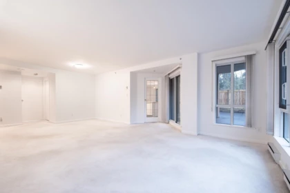 Entry Foyer Photo of 106 9962 148 Street, Surrey, BC