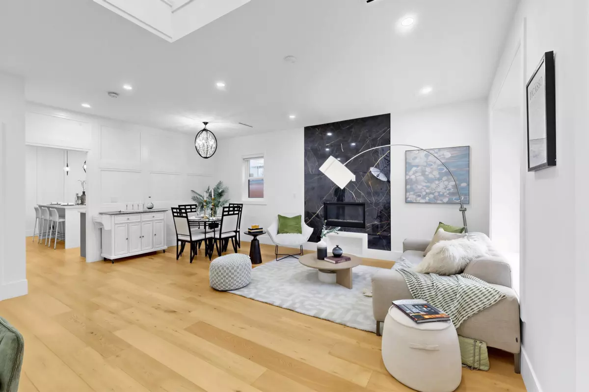 Living Room Photo of 6660 Empress Avenue, Burnaby, BC
