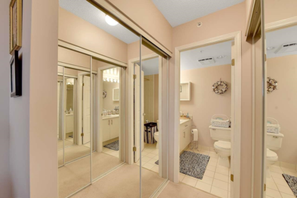 Entry Foyer Photo of 1408 10082 148 Street, Surrey, BC