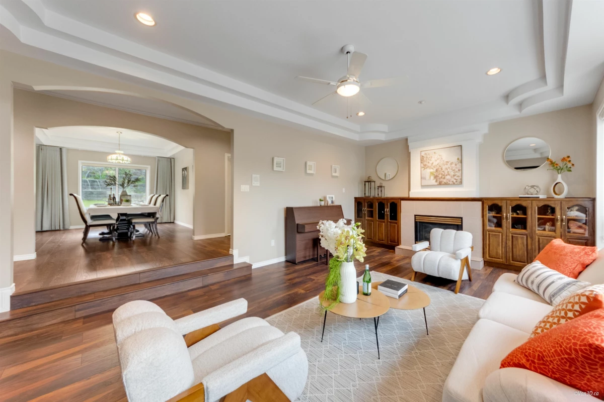 Living Room Photo of 15929 113a Avenue, Surrey, BC