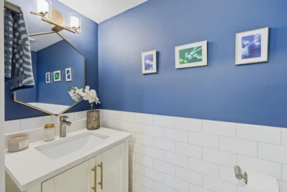 Guest Bathroom Photo of 10 2118 Eastern Avenue, North Vancouver, BC