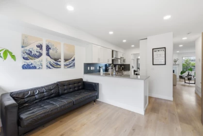 Kitchen Island Photo of 10 2118 Eastern Avenue, North Vancouver, BC