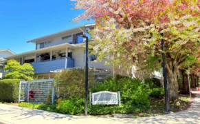 10 2118 Eastern Avenue, North Vancouver, BC