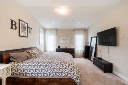 Basement Recreation Room Photo of 15585 Goggs Avenue, White Rock, BC