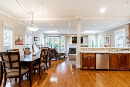 Kitchen Island Photo of 15585 Goggs Avenue, White Rock, BC
