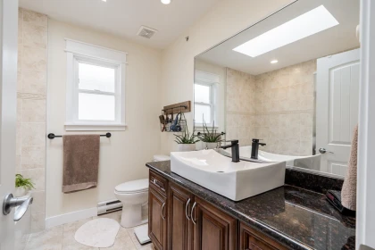 Mudroom Photo of 15585 Goggs Avenue, White Rock, BC