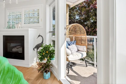 Breakfast Nook Photo of 205 15154 Roper Avenue, White Rock, BC