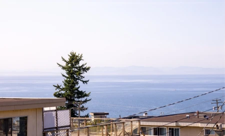 Garden / Landscaping Photo of 205 15154 Roper Avenue, White Rock, BC