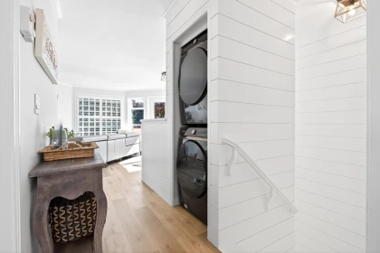 Mudroom Photo of 205 15154 Roper Avenue, White Rock, BC