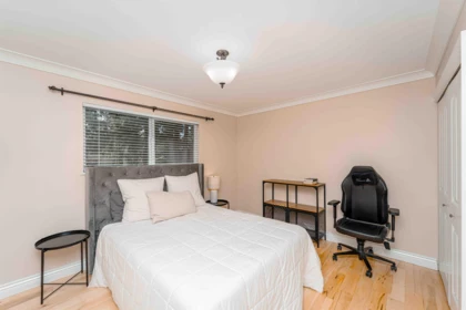 Primary Bedroom Photo of 33450 Huggins Avenue, Abbotsford, BC