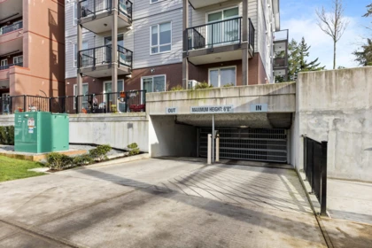 401 5420 208 Street, Langley, BC, Langley — Apartment/Condo for sale