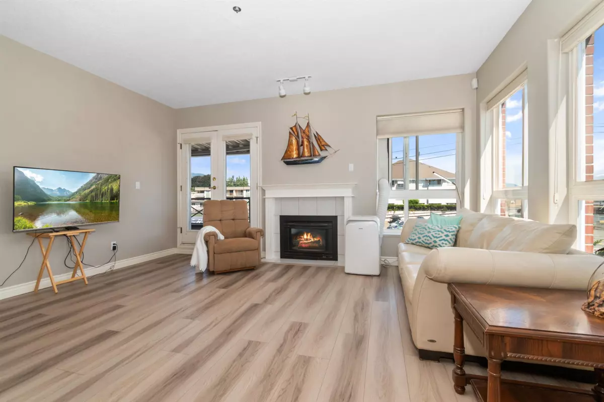 Family Room Photo of 201 45734 Patten Avenue, Chilliwack, BC
