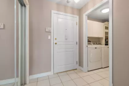 Hallway Photo of 201 45734 Patten Avenue, Chilliwack, BC