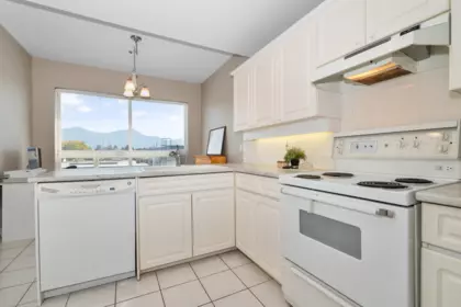 Primary Bedroom Photo of 201 45734 Patten Avenue, Chilliwack, BC