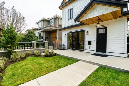 1 2248 E 48th Avenue, Vancouver, BC, Vancouver — Half Duplex for sale
