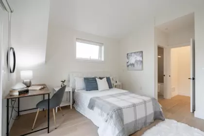Mudroom Photo of 1 2248 E 48th Avenue, Vancouver, BC