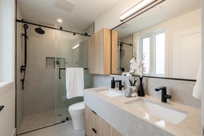 Powder Room Photo of 1 2248 E 48th Avenue, Vancouver, BC