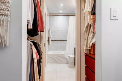 Walk-In Closet Photo of 319 206 E 15th Street, North Vancouver, BC