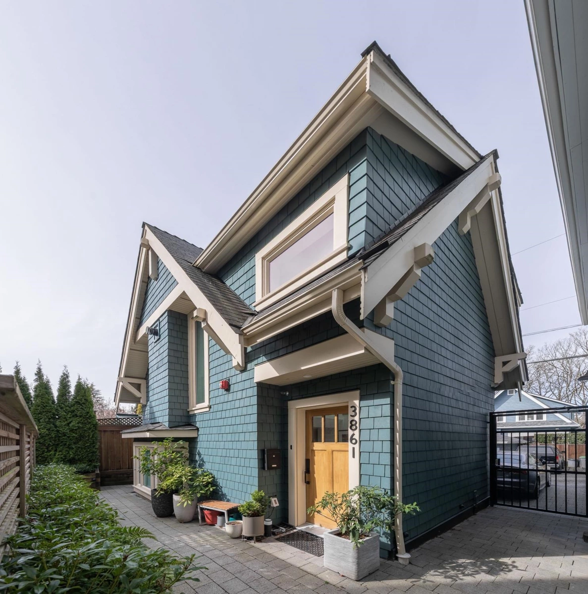 Family Room Photo of 3861 Willow Street, Vancouver, BC