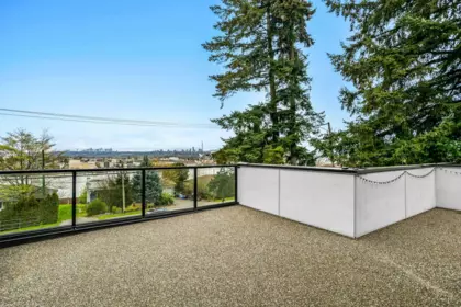 Hot Tub / Spa Photo of 10590 River Road, Delta, BC