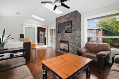 Staircase Photo of 28280 Myrtle Avenue, Abbotsford, BC