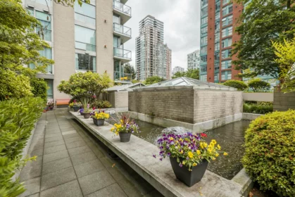 Backyard Photo of 502 928 Richards Street, Vancouver, BC