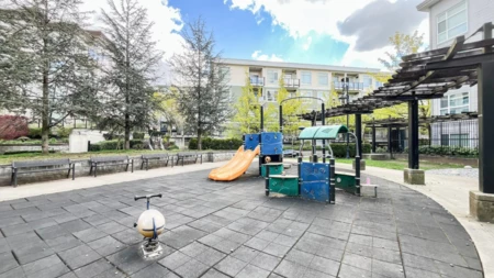 Basement Recreation Room Photo of 215 13733 107a Avenue, Surrey, BC
