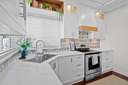 Breakfast Nook Photo of 4115 Belanger Drive, Abbotsford, BC