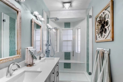 Guest Bathroom Photo of 4115 Belanger Drive, Abbotsford, BC
