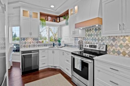 Kitchen Island Photo of 4115 Belanger Drive, Abbotsford, BC