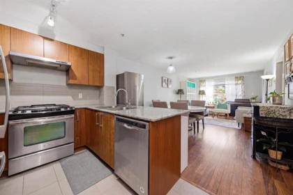 109 5889 Irmin Street, Burnaby, BC, Burnaby — Apartment/Condo for sale