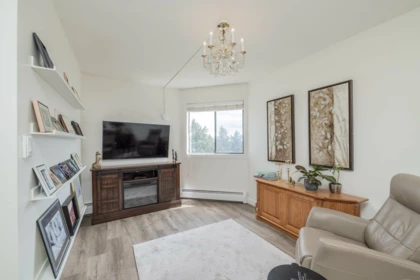 Guest Bathroom Photo of 1015 31955 Old Yale Road, Abbotsford, BC