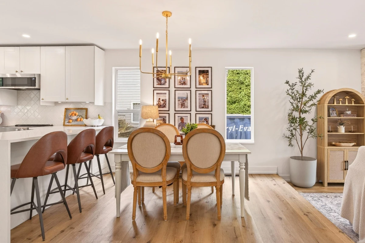 Dining Area Photo of 5830 Heron Place, Sechelt, BC