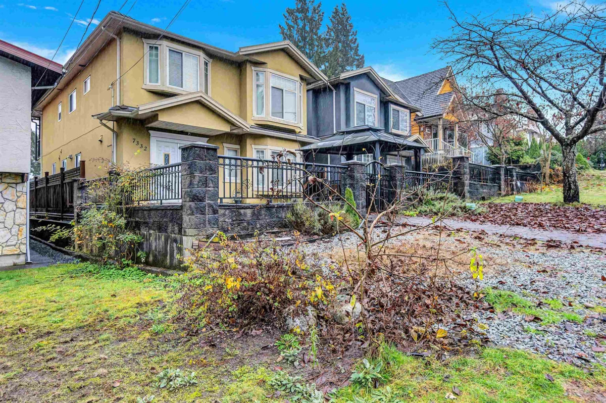 Living Room Photo of 7332 1st Street, Burnaby, BC