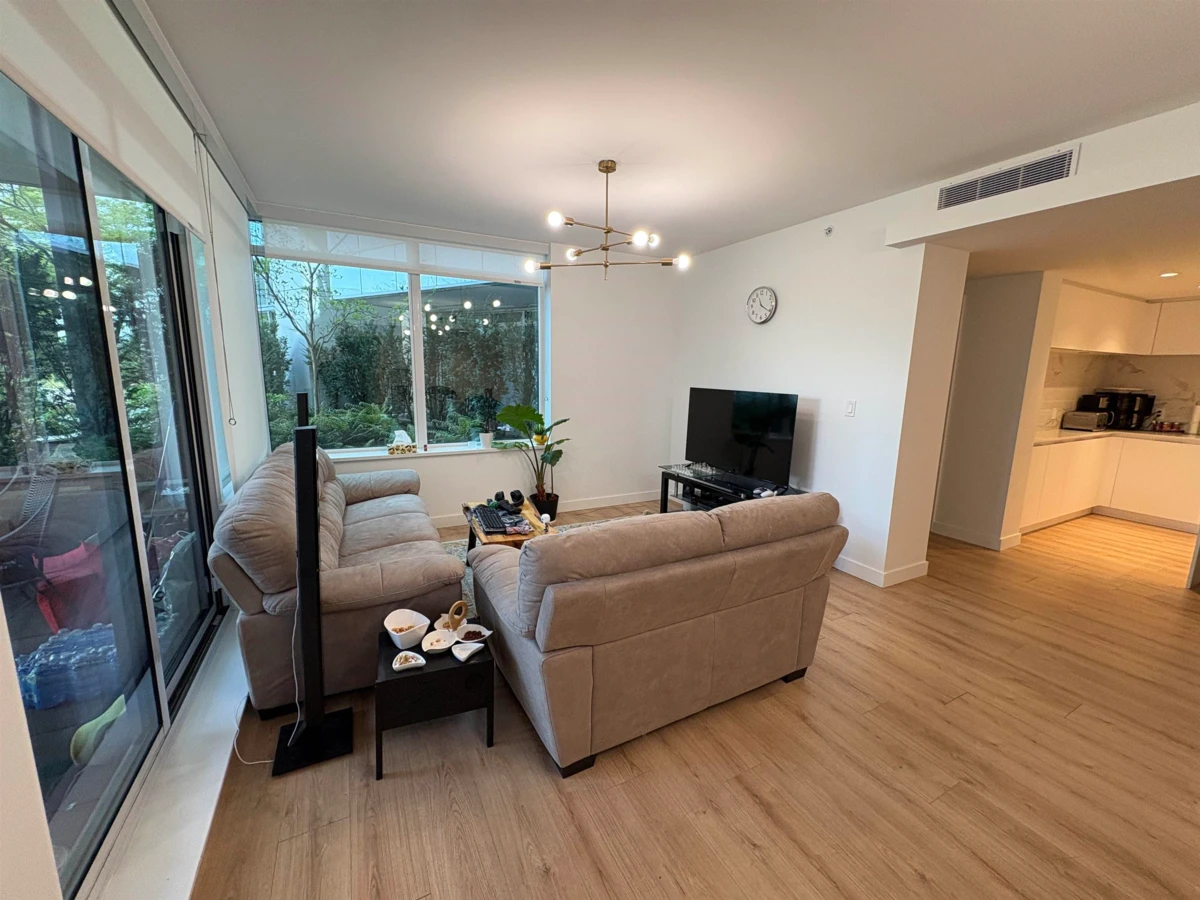 Dining Area Photo of 304 1500 Fern Street, North Vancouver, BC