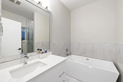 Guest Bathroom Photo of 8069 124 Street, Surrey, BC