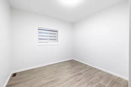 Hallway Photo of 8069 124 Street, Surrey, BC