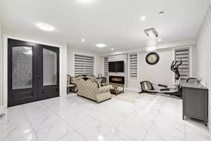 Walk-In Closet Photo of 8069 124 Street, Surrey, BC