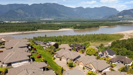 Neighborhood Park Photo Near 33 43777 Chilliwack Mountain Road, Chilliwack, BC