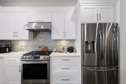 Kitchen Photo of 9 34121 George Ferguson Way, Abbotsford, BC