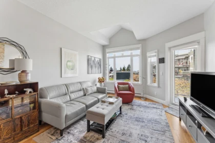 Primary Bedroom Photo of 419 121 W 29th Street, North Vancouver, BC