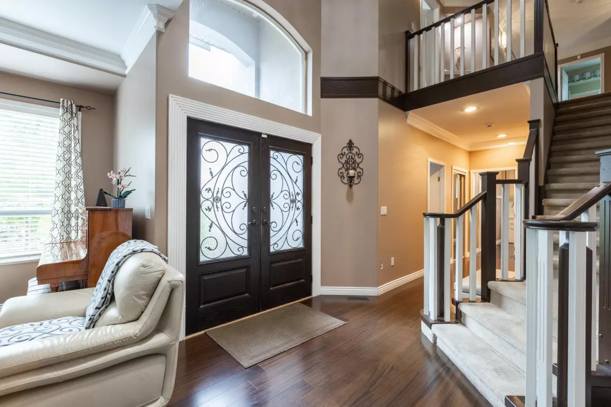 Family Room Photo of 10438 168a Street, Surrey, BC