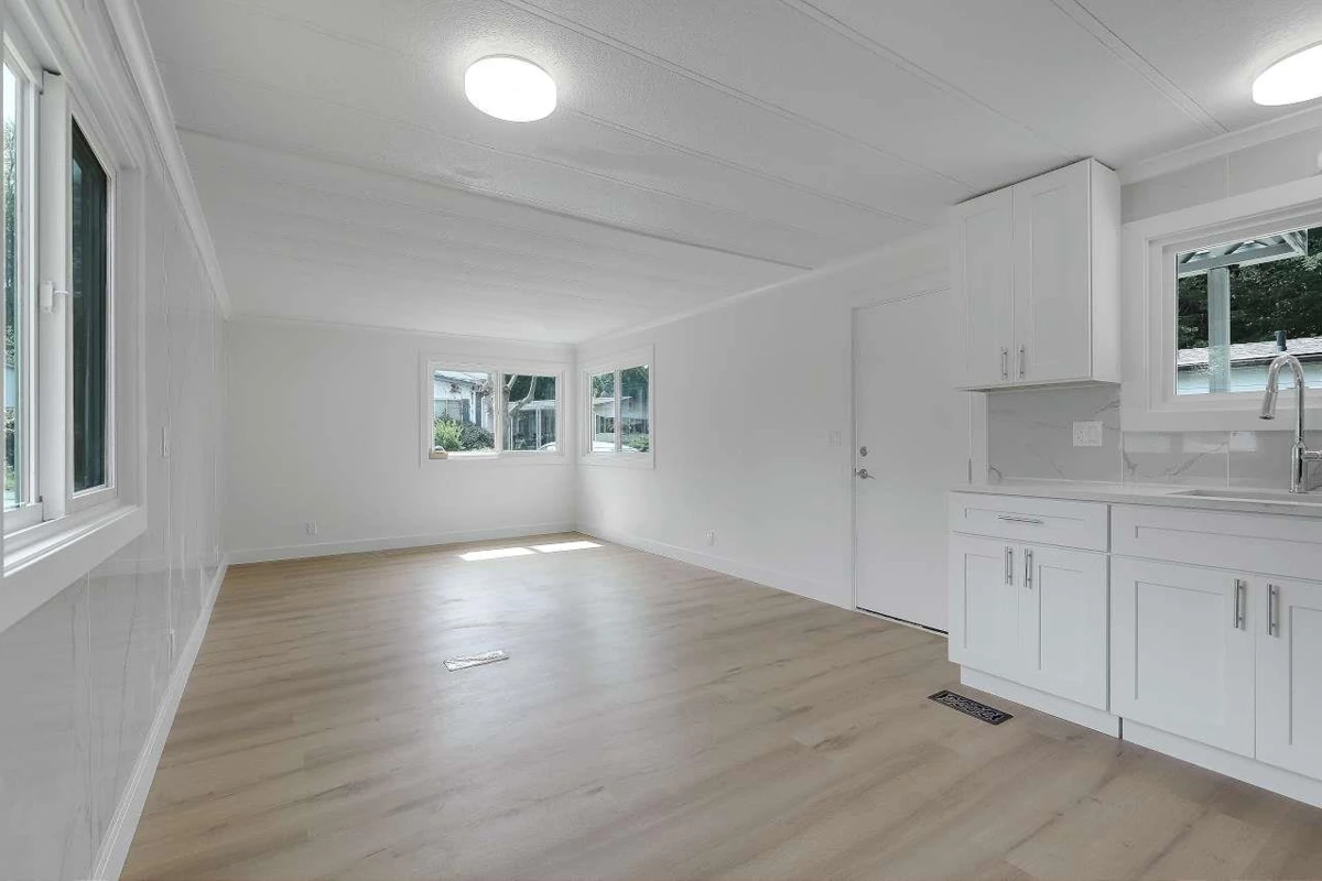 Family Room Photo of 77 8220 King George Boulevard, Surrey, BC