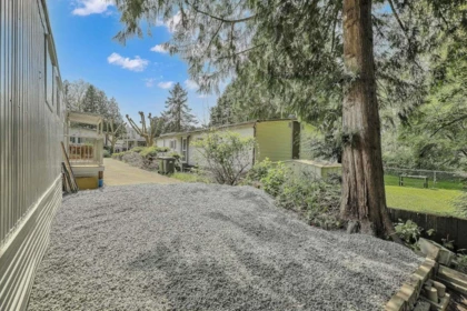 Mudroom Photo of 77 8220 King George Boulevard, Surrey, BC