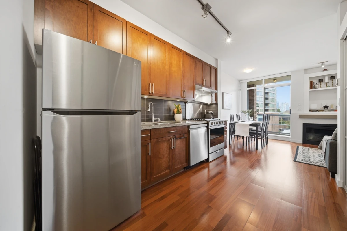 Dining Area Photo of 306 2055 Yukon Street, Vancouver, BC