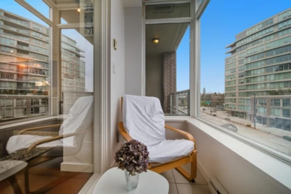 Office / Den Photo of 306 2055 Yukon Street, Vancouver, BC