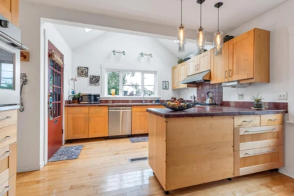 Breakfast Nook Photo of 2749 Triumph Street, Vancouver, BC